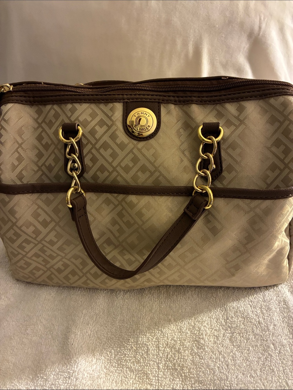 Tommy Hilfiger monogram jacquard satchel, excellent like new condition, gold